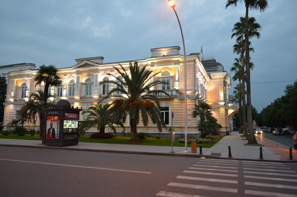 Mariamo'S Apartments Батумі Екстер'єр фото